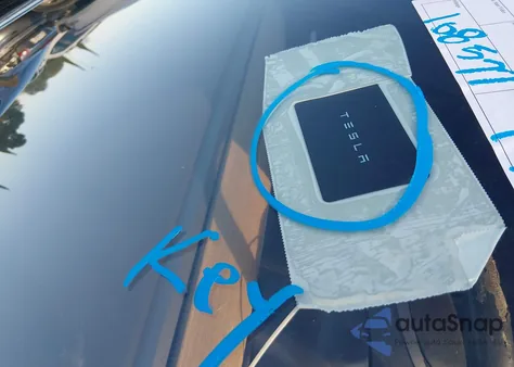 2021 Tesla Model 3 Long Range Dual Motor All-Wheel Drive z USA, uszkodzony, nr VIN 5YJ3E1EB0MF939879